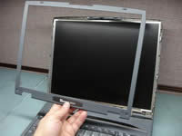 Toshiba Tecra 8100. Remove LCD screen mask.