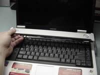 Removing laptop keyboard